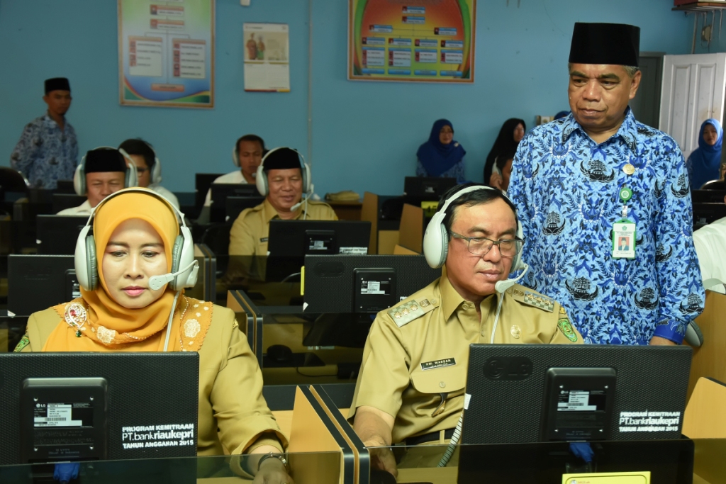  Bupati Inhil Resmikan Laboratoriaum Bahasa MTsN Tembilahan